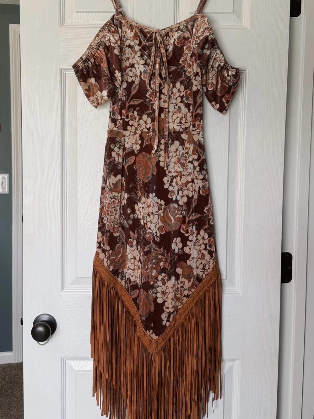 NWT S Joyfolie Brown Floral Cold-Shoulder Fringe Midi Dress
